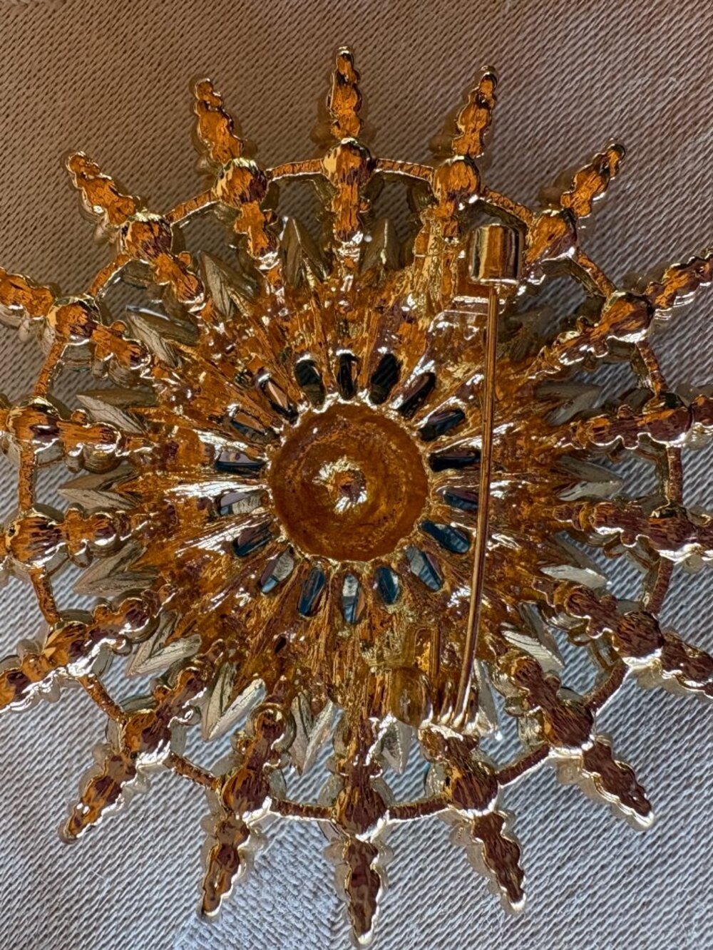 Blue Rhinestone Glass Brooch - Picture 2 of 2
